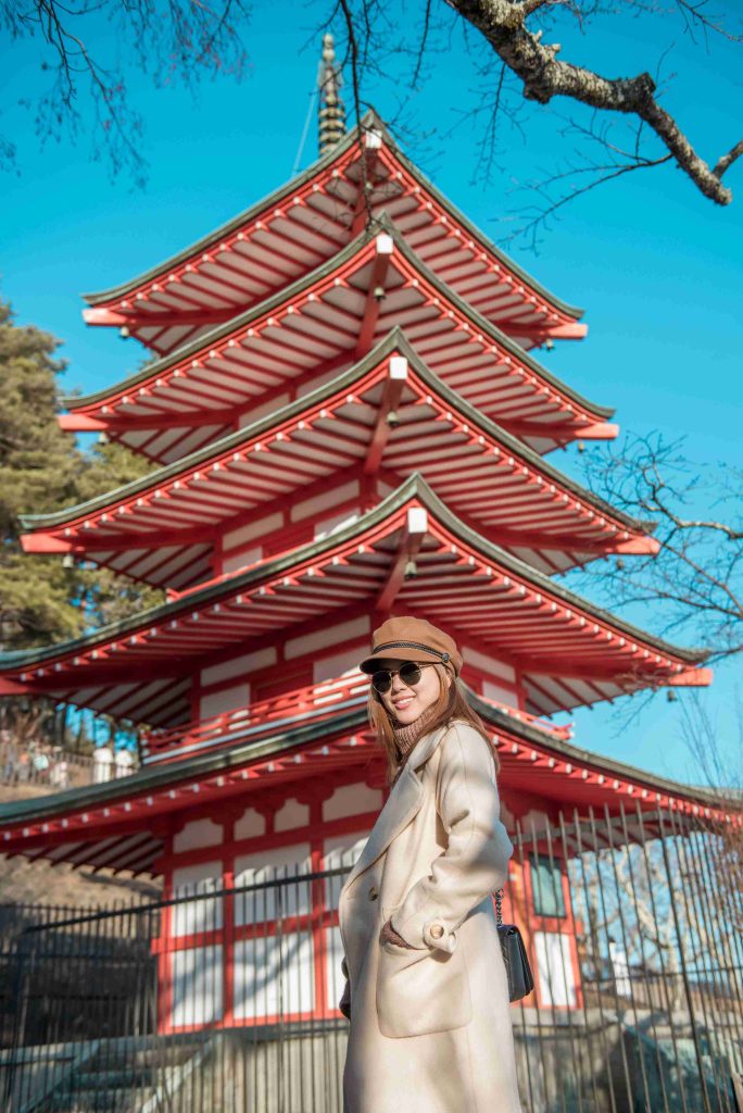 beautiful-woman-tourist-japan